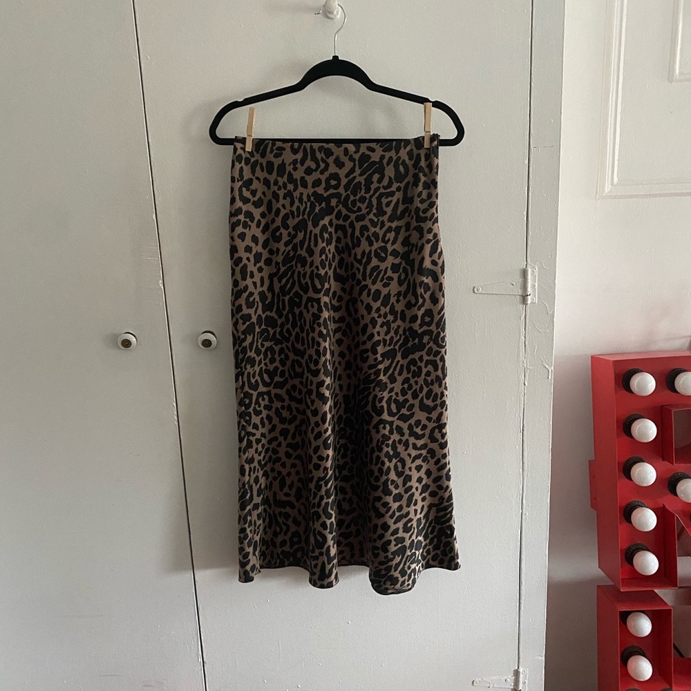 Bias cut leopard print skirt